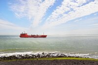 War! (risk premium) - Who is it good for? Absolutely not the broker if they forget to pass on the quote